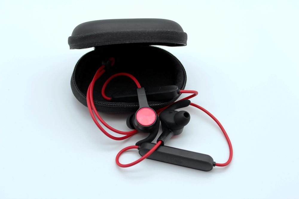 紅色藍牙耳機產品攝影 高清實拍圖的專業拍攝服務